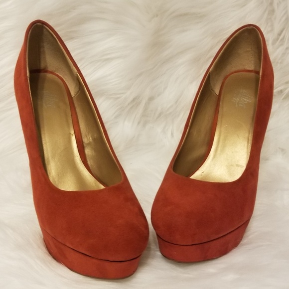 Heels - Picture 3 of 3